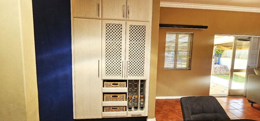 3 Bedroom Property for Sale in Waterval East North West